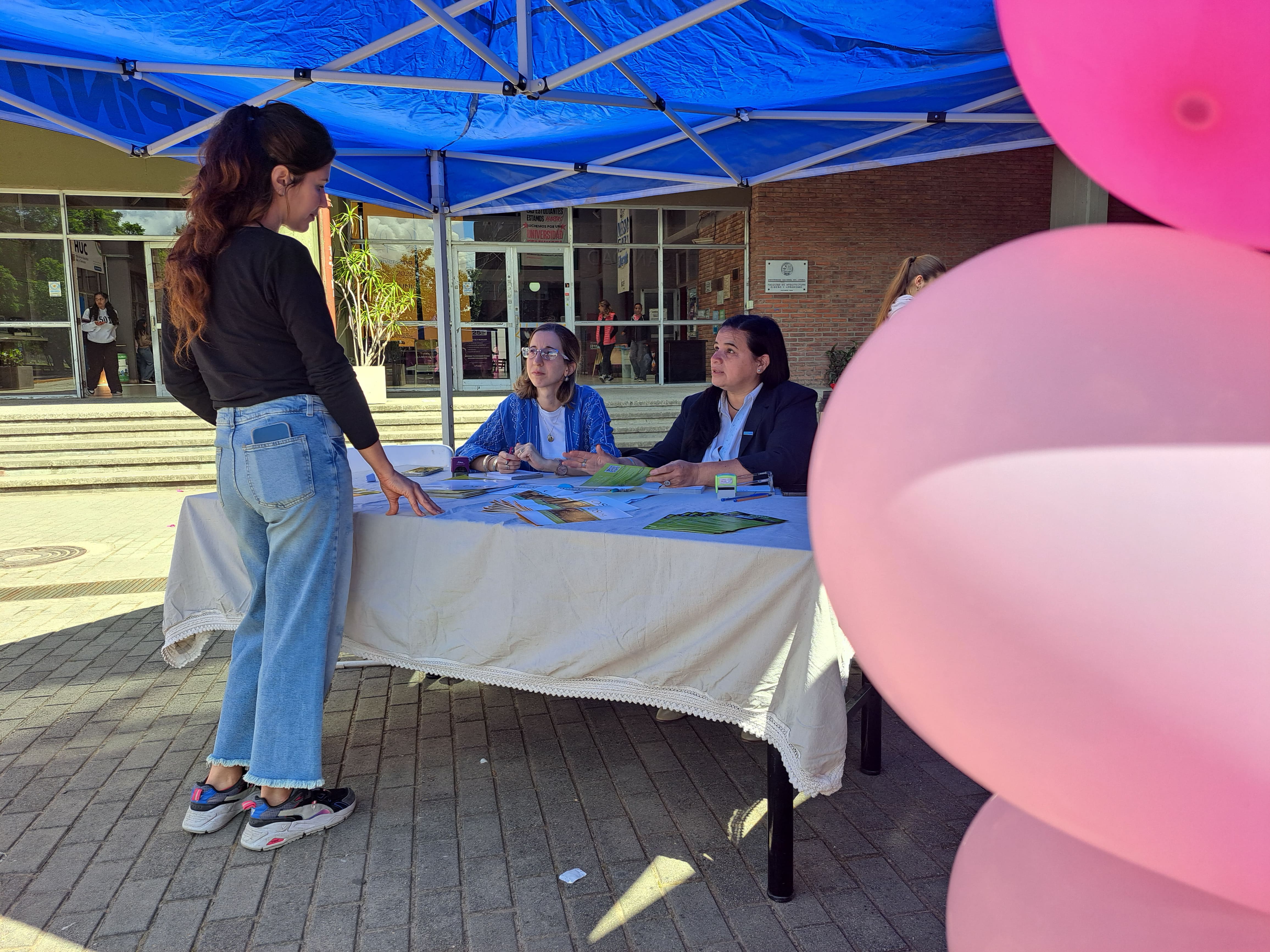 La OSUNL participó en la Feria de Prevención del Cáncer de Mama en Ciudad Universitaria